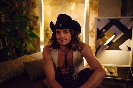 Tyler Nixon