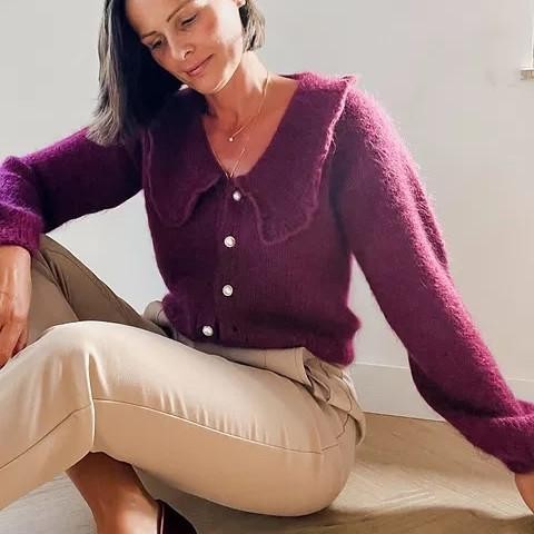 Вязаный спицами кардиган Chantilly Cardigan с большим воротником с рюшем Вязаный спицами кардиган с воротником