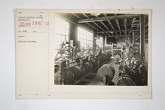 цех с оплеточными машинами на американском кабельном заводе Packard Electric Company, 1918
