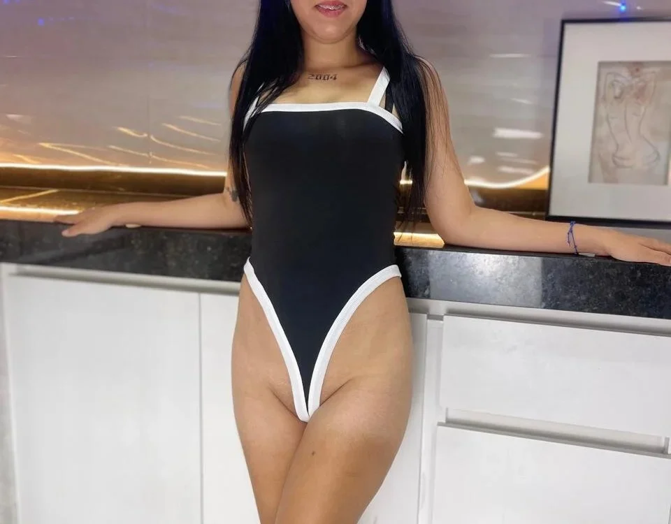 HOTANDSKINNY live webcam