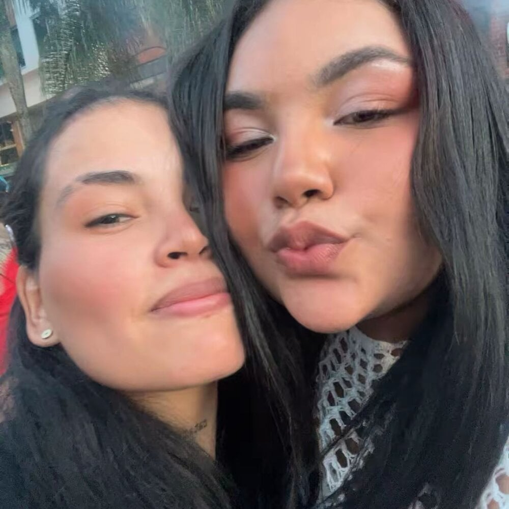 Mia_and_lexy live webcam