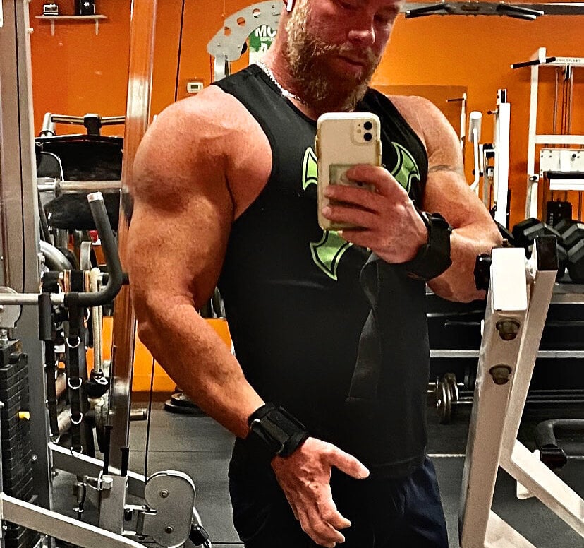 Muscledick40 live webcam