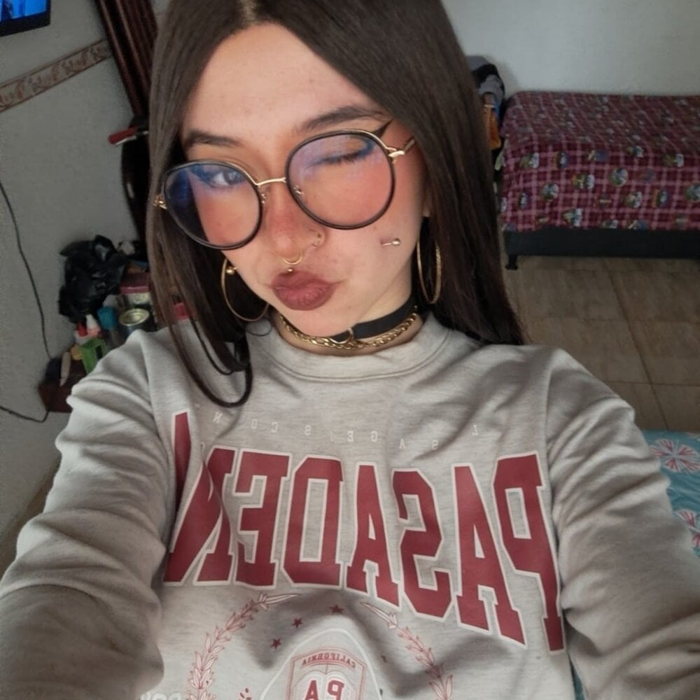 annbones_ch live webcam
