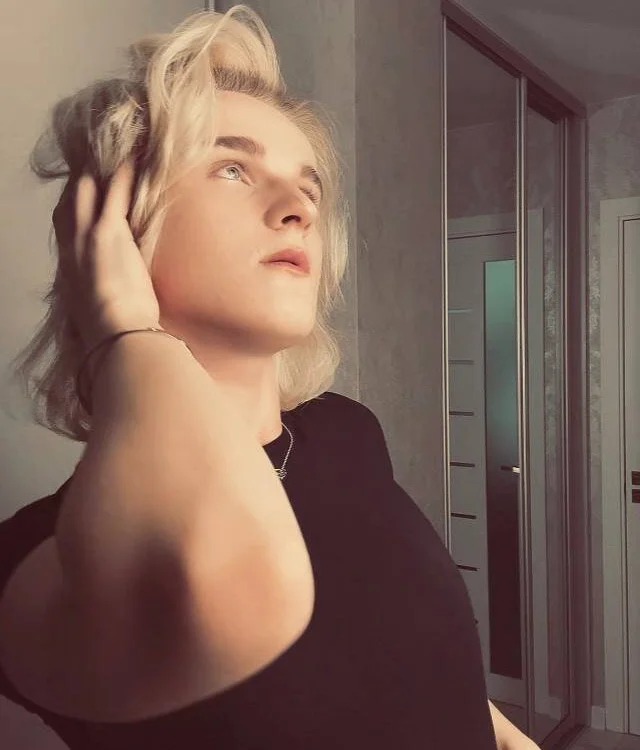 vulgarblondee live webcam