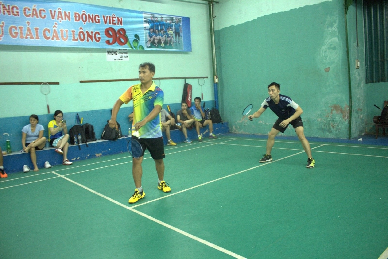 https://cdn.shopvnb.com/uploads/images/tin_tuc/san-cau-long-98-1-1721854145.webp