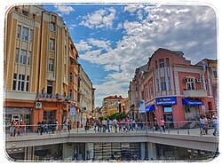 La via principale pedonale della città