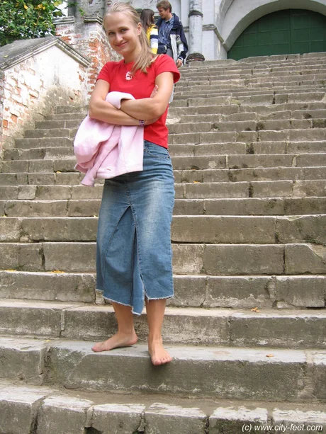 Mila and Julia - A small provincial town. The End