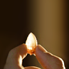 lou: look at the pretty claw! (TW claw)