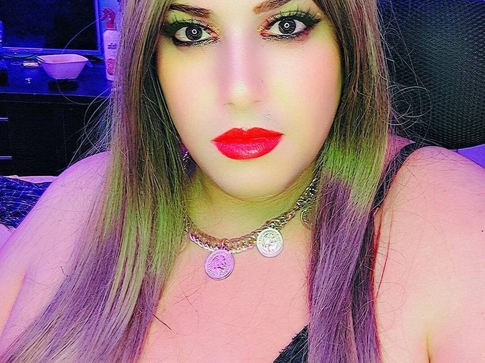 strongshemail